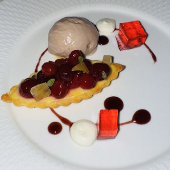 Jeffrey's - Cranberry tartlette - American Near Me - Austin, Texas