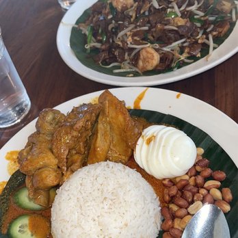 Ipoh Kopitiam - Curry chicken and stir fried noodles - Malaysian Near Me - Alhambra, California Ipoh Kopitiam - Curry chicken and stir fried noodles - Malaysian Near Me - Alhambra, California