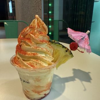 Pineapple Lagoon - Amazing ! My first dole whip - Ice Cream & Frozen Yogurt Near Me - Garden Grove, California
