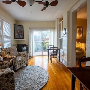 Braywood Inn - Bed & Breakfast Near Me - Oshkosh, Wisconsin