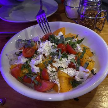 Heirloom Pizza - Caprese Salad - Pizza Near Me - Monterey, California Heirloom Pizza - Caprese Salad - Pizza Near Me - Monterey, California