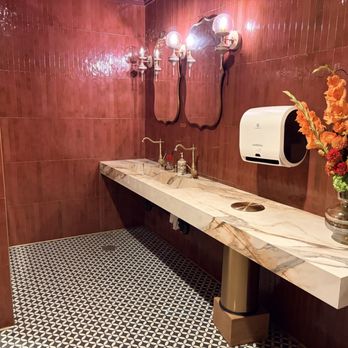 GIWA - Bathroom - Breakfast & Brunch Near Me - Santa Clara, California