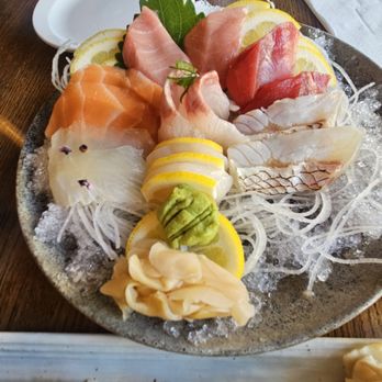 Ryota - Sashimi bowl - Sushi Bars Near Me - Chicago, Illinois
