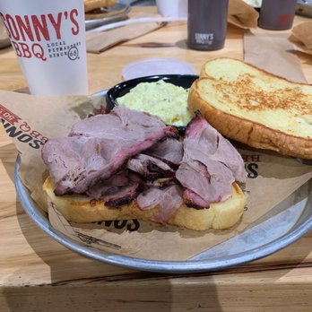 Sonny's BBQ - Better than last time but what's with only one folded over slice of pork on a third of the sandwich - Barbeque Near Me - Tallahassee, Florida Sonny's BBQ - Better than last time but what's with only one folded over slice of pork on a third of the sandwich - Barbeque Near Me - Tallahassee, Florida