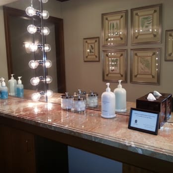 Aviara Golf Club - Amenities in the locker room - Golf Near Me - Carlsbad, California Aviara Golf Club - Amenities in the locker room - Golf Near Me - Carlsbad, California
