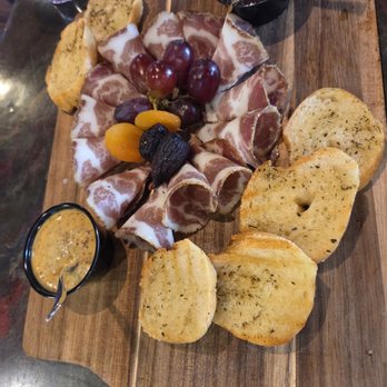 Vino Di Sedona - Charcuterie - Wine Bars Near Me - Sedona, Arizona