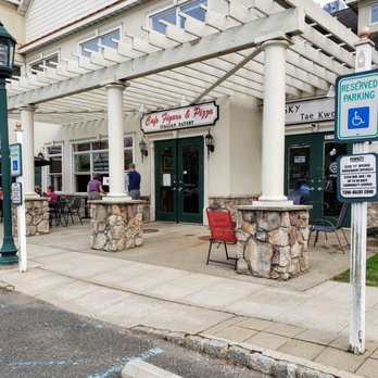 Cafe Figaro & Pizza - Storefront for Cafe Figaro - Italian Near Me - Basking Ridge, New Jersey