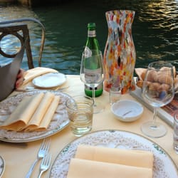 Carpaccio - Beautiful table set w/ Murano glass