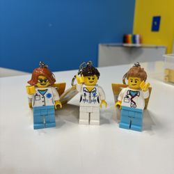 Bricks & Minifigs Olympia - LEGO® keychain flashlights are the perfect accessory for every LEGO fan!