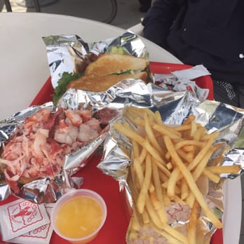 Red's Eats - Lobster Roll, BLT and French Fries - Seafood Near Me - Wiscasset, Maine