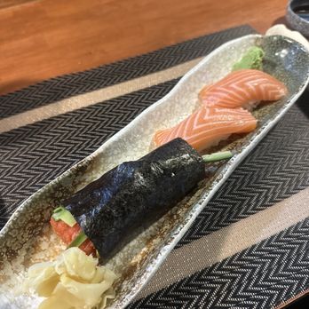 Kyushu Sushi - Spicy tuna handroll and salmon sushi - Sushi Bars Near Me - Pasadena, California Kyushu Sushi - Spicy tuna handroll and salmon sushi - Sushi Bars Near Me - Pasadena, California