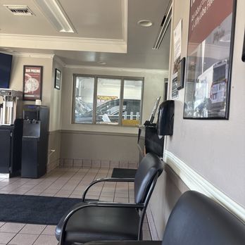Jiffy Lube - Lobby - Auto Repair Near Me - Westchester, California Jiffy Lube - Lobby - Auto Repair Near Me - Westchester, California