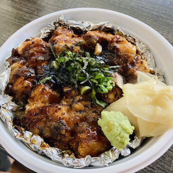 Mama Kim’s - Garlic-seared Salmon bowl - Poke Near Me - Honolulu, Hawaii Mama Kim’s - Garlic-seared Salmon bowl - Poke Near Me - Honolulu, Hawaii