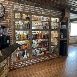 Oasis Bar & Grill - Bar area