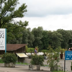 Landbeiz Rüssbrugg - Die Landbeiz Rüssbrugg mit herrlichem Garten und Wintergarten über der Reuss