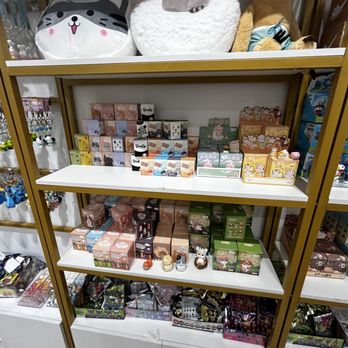 Fanloli - Cosmetics & Beauty Supply Near Me - San Jose, California