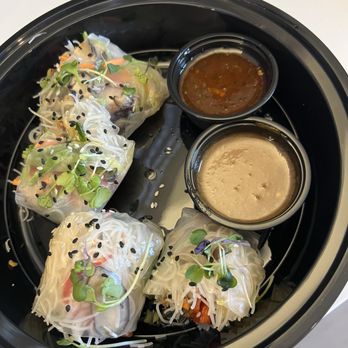 Entourage - Vietnamese Summer Rolls - American Near Me - Downers Grove, Illinois Entourage - Vietnamese Summer Rolls - American Near Me - Downers Grove, Illinois