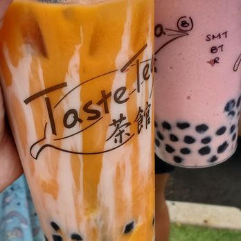 Taste Tea - Thai tea with walls & Strawberry blended - Food Trucks Near Me - Waipahu, Hawaii