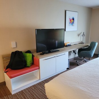 Hilton Garden Inn Williamsburg - King Room - Hotels Near Me - Williamsburg, Virginia