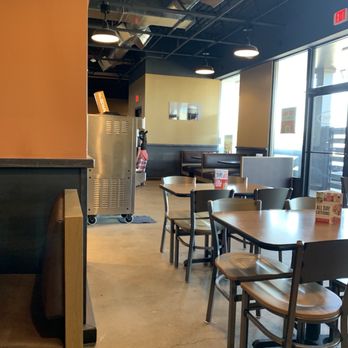 Jason's Deli - Side view towards outdoor seating door - Delis Near Me - Overland Park, Kansas