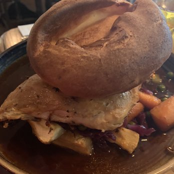 The Castle - Chicken roast - Sunday dinner - Pubs Near Me - London, XGL The Castle - Chicken roast - Sunday dinner - Pubs Near Me - London, XGL