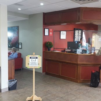Ramada by Wyndham Williams Lake - Lobby - Hotels Near Me - Williams Lake, British Columbia Ramada by Wyndham Williams Lake - Lobby - Hotels Near Me - Williams Lake, British Columbia