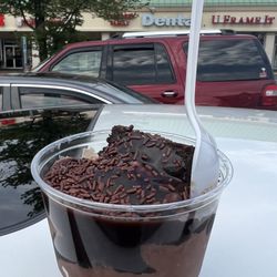 Ralph's Famous Italian Ices - Hot fudge brownie sundae very good!