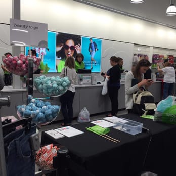Nordstrom Rack - Checkout area - Department Stores Near Me - St. Louis Park, Minnesota