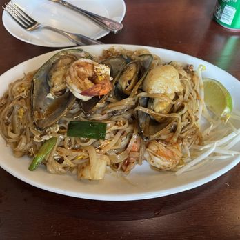 Siam Thai Restaurant - Seafood Pad Thai - Thai Near Me - Decatur, Georgia Siam Thai Restaurant - Seafood Pad Thai - Thai Near Me - Decatur, Georgia