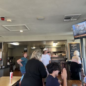 Skip's Kitchen - Burgers Near Me - Carmichael, California