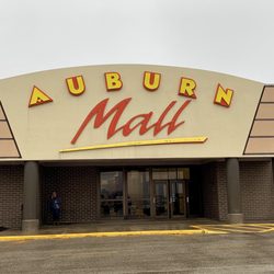 Auburn Mall - Entrance
