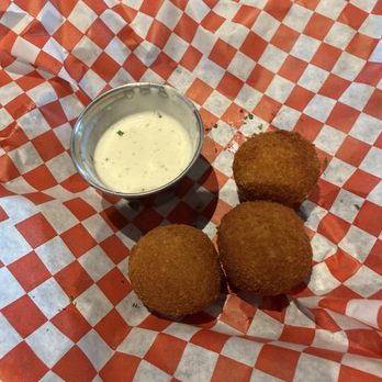 The Londoner - Pubs Near Me - Arlington, Texas The Londoner - Pubs Near Me - Arlington, Texas