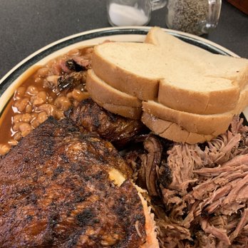 Daddy D's Southern Style BBQ - Double Bbq brisket, chicken, beans, and bread - Barbeque Near Me - Vancouver, Washington