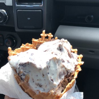 Maggie D’s Ice Cream - Medium-Cookies and cream-3 scoops- $5.95 - Ice Cream & Frozen Yogurt Near Me - Middleburg, Florida