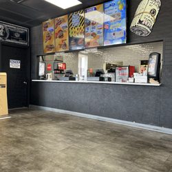Overdose Hot Chicken - Inside