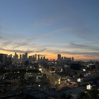 Kurve - Sunrise - Apartments Near Me - Los Angeles, California Kurve - Sunrise - Apartments Near Me - Los Angeles, California