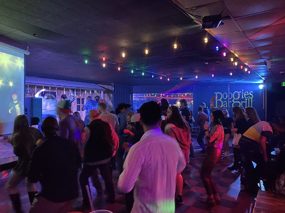 BOOGIES BAR & GRILL Updated September 2024 26 Photos & 10 Reviews 1010 E Grand Ave, Hot