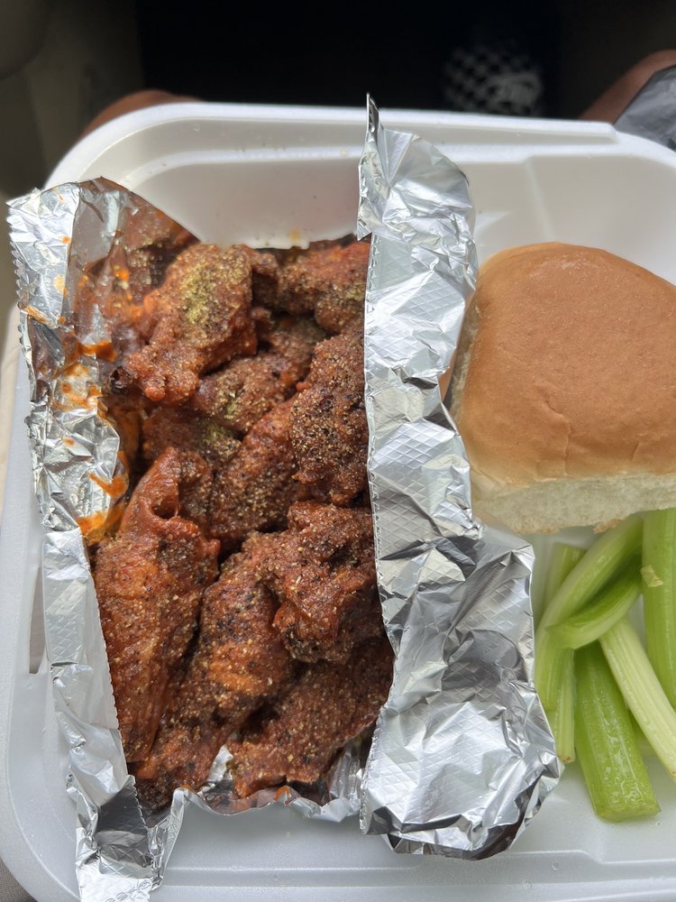 BLAZER’S BIG WING Updated August 2024 18 Reviews 23 Tyus