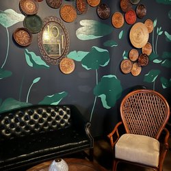 Meo Bar - Lounge seating & hand-painted walls