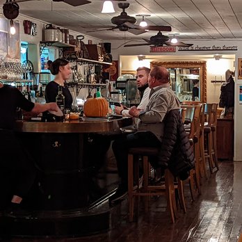 Walter Hansel Wine & Bistro - The vibe here is relaxed, informal, and laid back. - Wine Bars Near Me - Santa Rosa, California Walter Hansel Wine & Bistro - The vibe here is relaxed, informal, and laid back. - Wine Bars Near Me - Santa Rosa, California