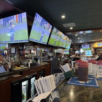 Brix Taphouse - Bar area - Bars Near Me - Jacksonville Beach, Florida