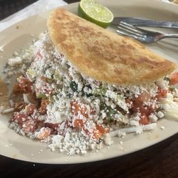 Abarrotes Carrillo - Chicken Gordita w/tomato
