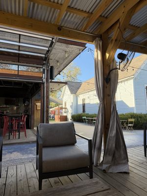 Lustre Pearl East by null