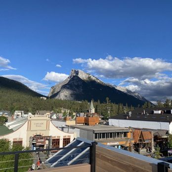 Elk & Oarsman - Rooftop view - Canadian (New) Near Me - Banff, Alberta Elk & Oarsman - Rooftop view - Canadian (New) Near Me - Banff, Alberta