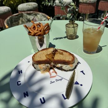 Beginner's Diner - Patio dining at the beginners diner felt like vacation - Diners Near Me - San Diego, California Beginner's Diner - Patio dining at the beginners diner felt like vacation - Diners Near Me - San Diego, California