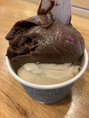 Sarah's Handmade Ice Cream River Road by null