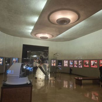 Palomar Observatory - Inside museum - Observatories Near Me - Palomar Mountain, California Palomar Observatory - Inside museum - Observatories Near Me - Palomar Mountain, California