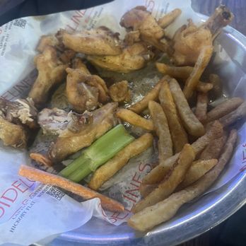 Sidelines Grille - Wings - Sports Bars Near Me - Woodstock, Georgia