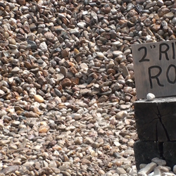 Rock N Dirt Yard - River rocks in 5 different sizes