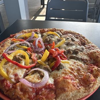 Barnabys Cafe - Sausage and pepper pizza - Cafes Near Me - Houston, Texas Barnabys Cafe - Sausage and pepper pizza - Cafes Near Me - Houston, Texas